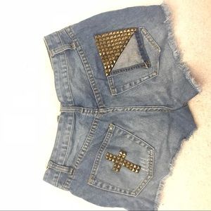 Forever 21 jean shorts stud size 26
